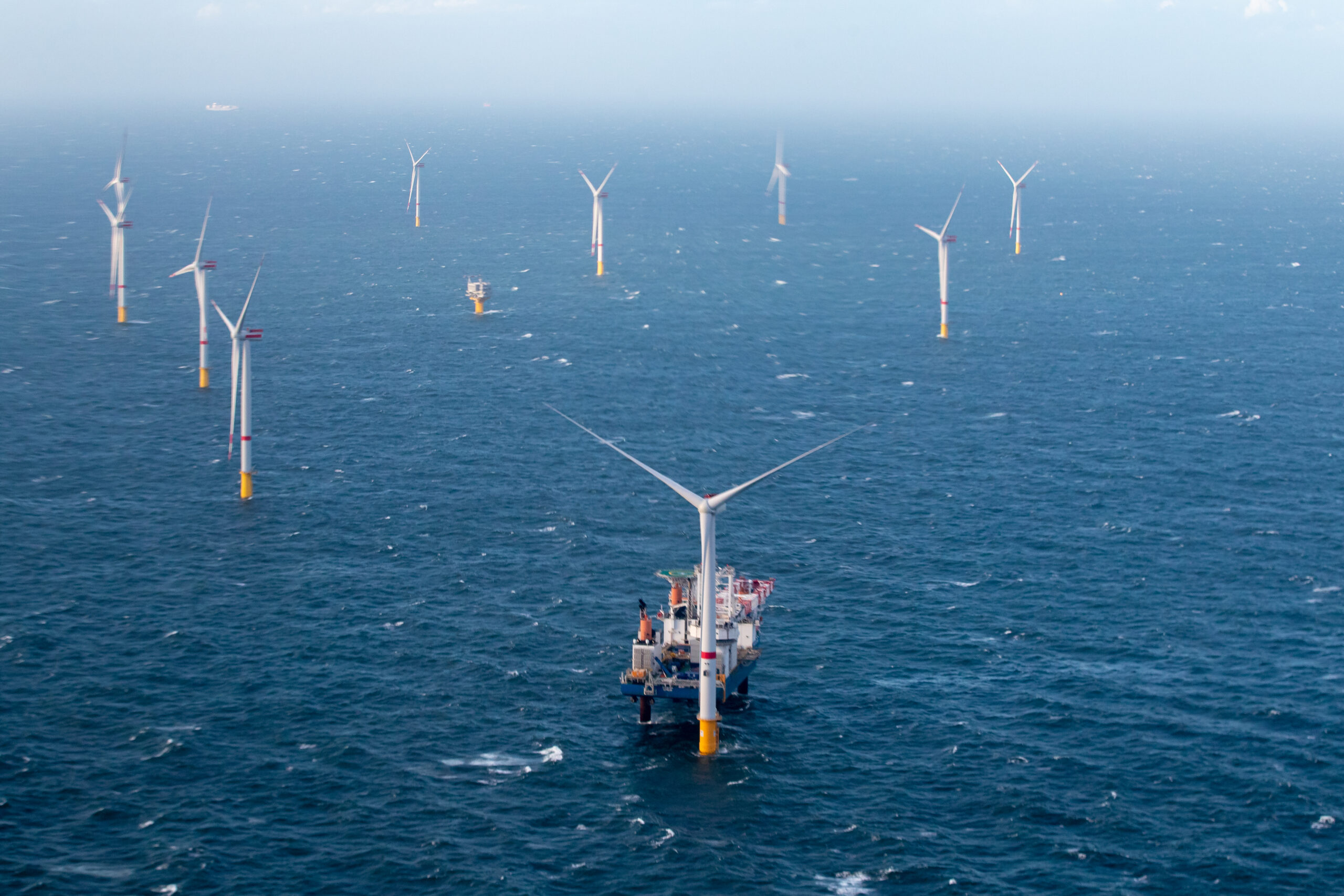 Bis 2045 soll die Windkraft in den deutschen Meeren extrem ausgebaut werden. Doch wo sollen all die Windräder stehen?