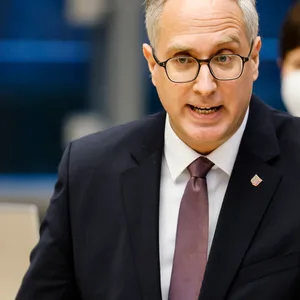 Tobias Koch (CDU) glaubt, dass der Ukraine-Krieg den Wahlkampf in Schleswig-Holstein überschatten wird.