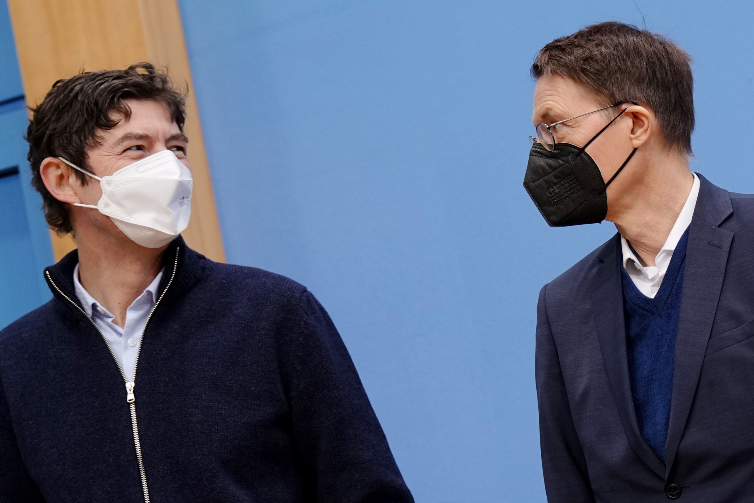 Virologe Christian Drosten (l.) und Gesundheitsminister Karl Lauterbach (r.) im Januar. Jetzt verkündet der SPD-Politiker Drostens Austritt aus dem Sachverständigenausschuss für die Corona-Maßnahmen.