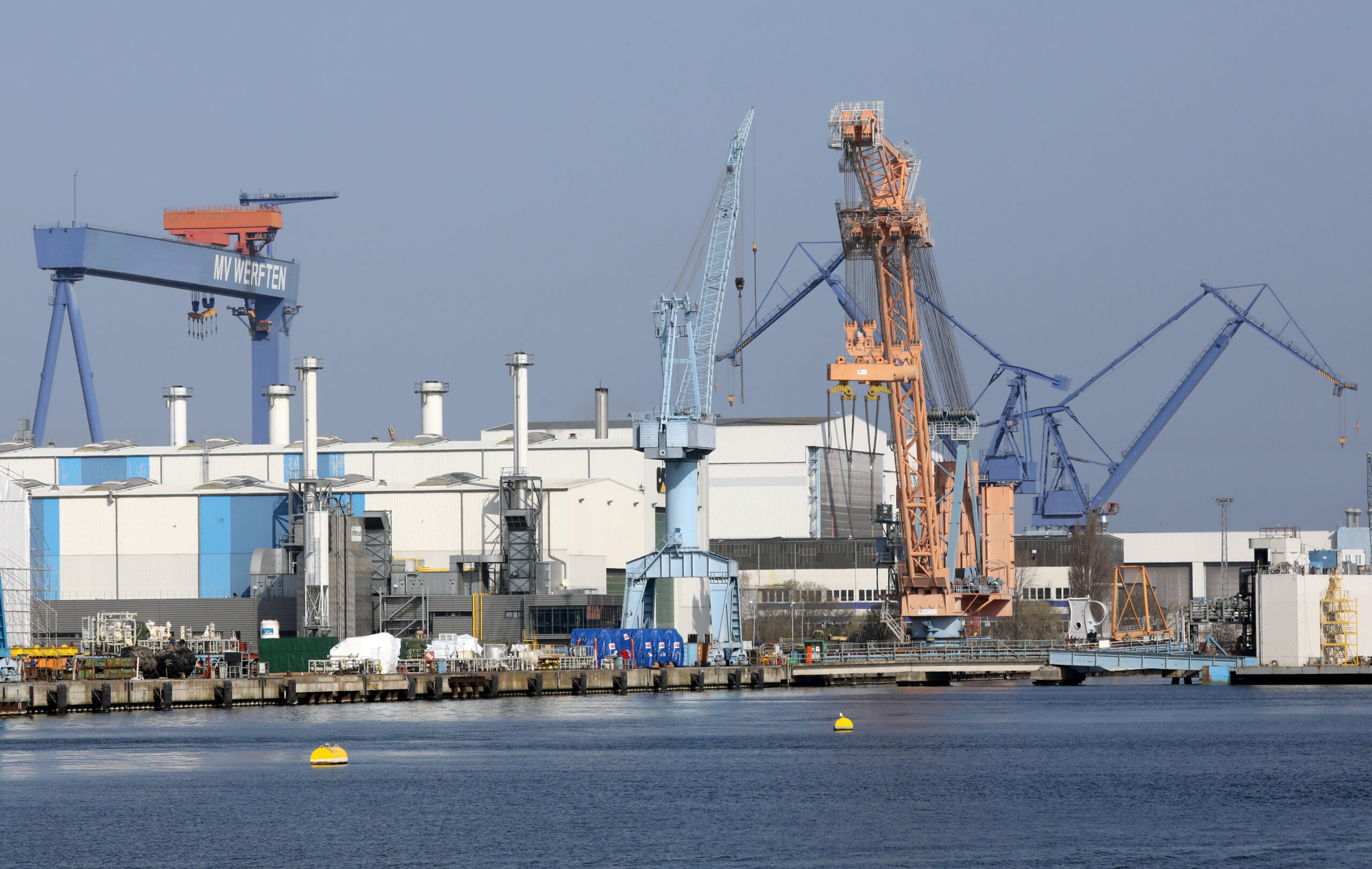 Die Anlagen von MV-Werften in Rostock. Sie könnten schon bald einen neuen Besitzer haben.
