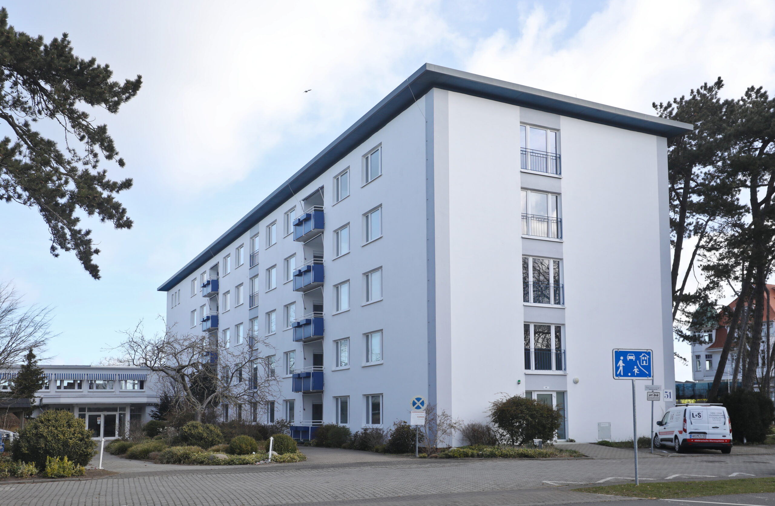Rostock: In dem früheren „Best-Western-Hanse“-Hotel an der Ostsee bekommen Geflüchtete aus der Ukraine Unterkunft.
