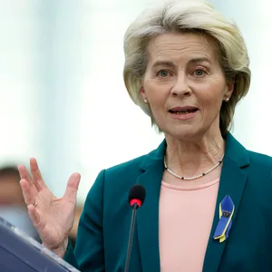 Ursula von der Leyen, Präsidentin der Europäischen Kommission, spricht während einer Debatte über die politischen Prioritäten für die nächsten zwei Jahre im Europäischen Parlament
