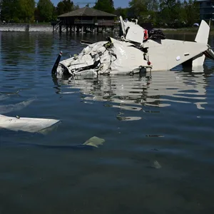 Flugzeug im Wasser