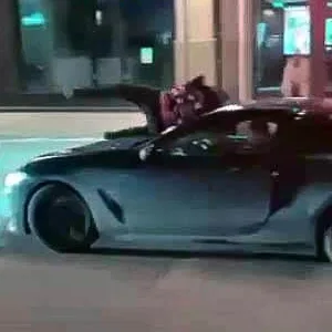Streit vor Hamburger In-Club – BMW rast in Menschenmenge