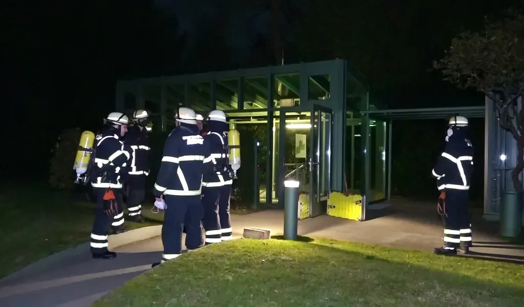 Brand in Beakknten Reemtsma-Park in Hamburg – Feuerwehr gibt Großalarm