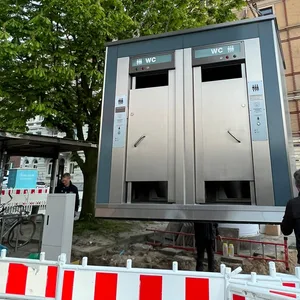 Öffentliche Toilette Holstenplatz