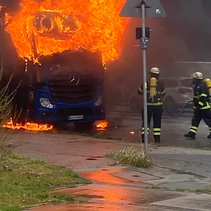 Wider Flammen in Billbrook – Lkw brennt aus