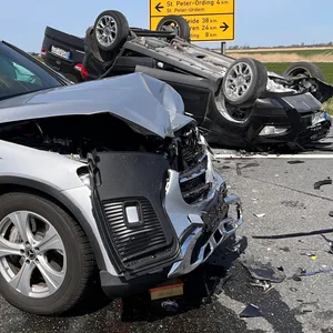 Ein Toter und vier zum Teil Schwerveletzte bei Unfall in St. Peter Ording
