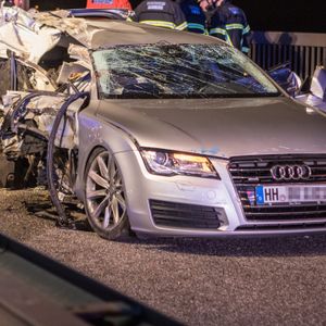 Das völlig zerstörte Unfallauto: Ein Audi A7 Quattro mit mindestens 200 PS.