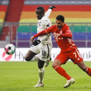 Serge Gnabry von Bayern München gegen Diadié Samassékou von Hoffenheim