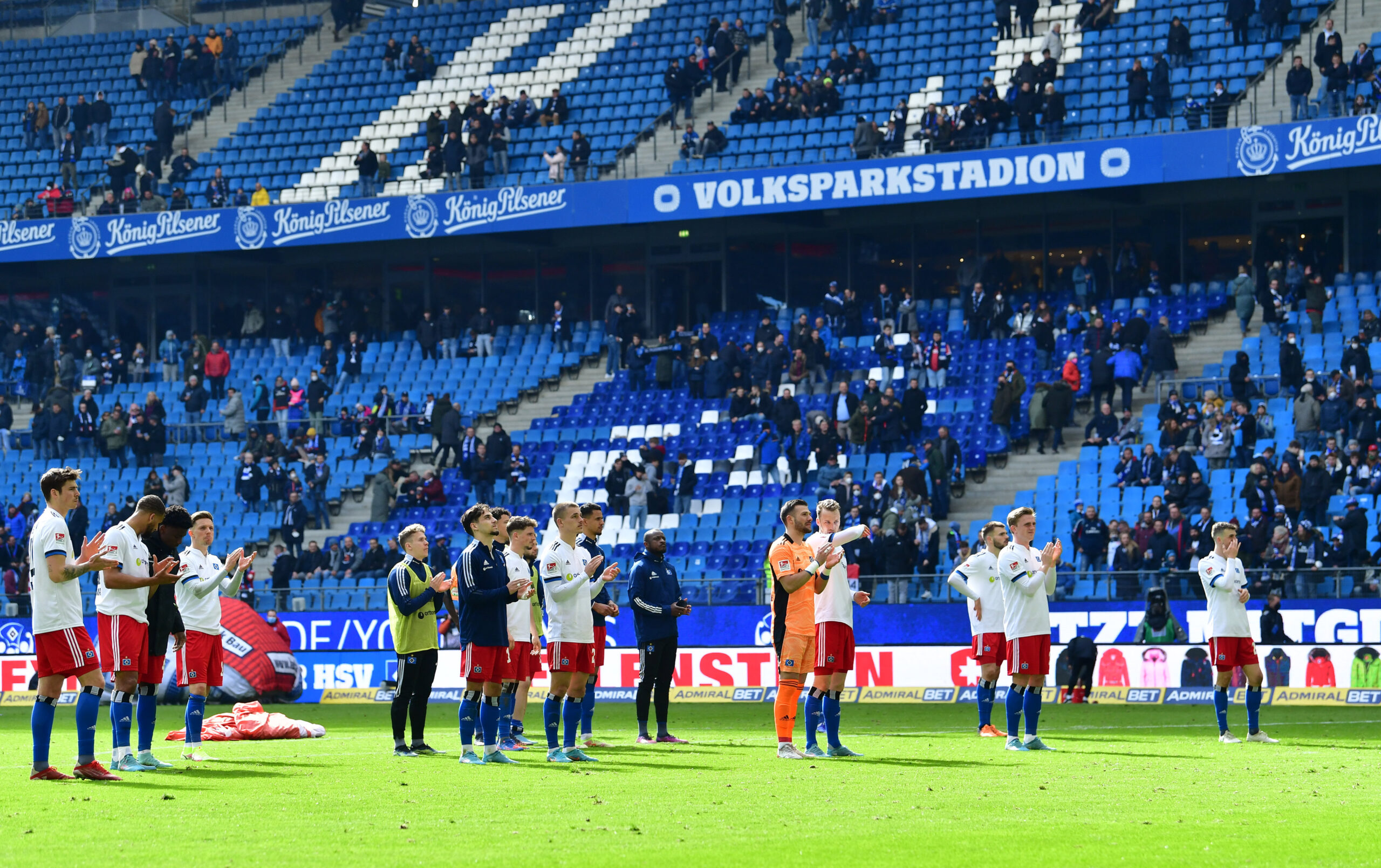 Die HSV-Profis nach dem 1:2 gegen Paderborn