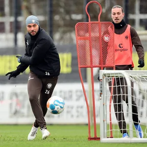 Rico Benatelli und Jackson Irvine im St. Pauli-Training