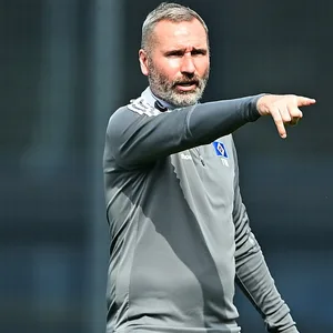 HSV-Trainer Tim Walter im Training