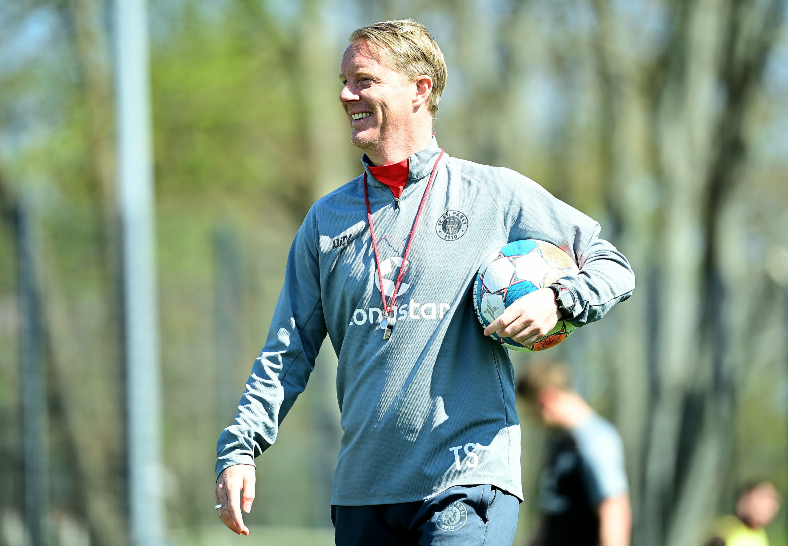 St. Pauli-Trainer Timo Schultz im Training