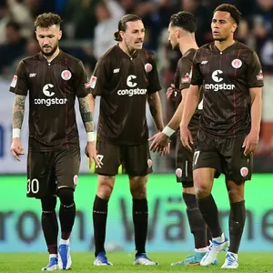 Hartel, Irvine, Paqarada, Amenyido, Medic, St. Pauli