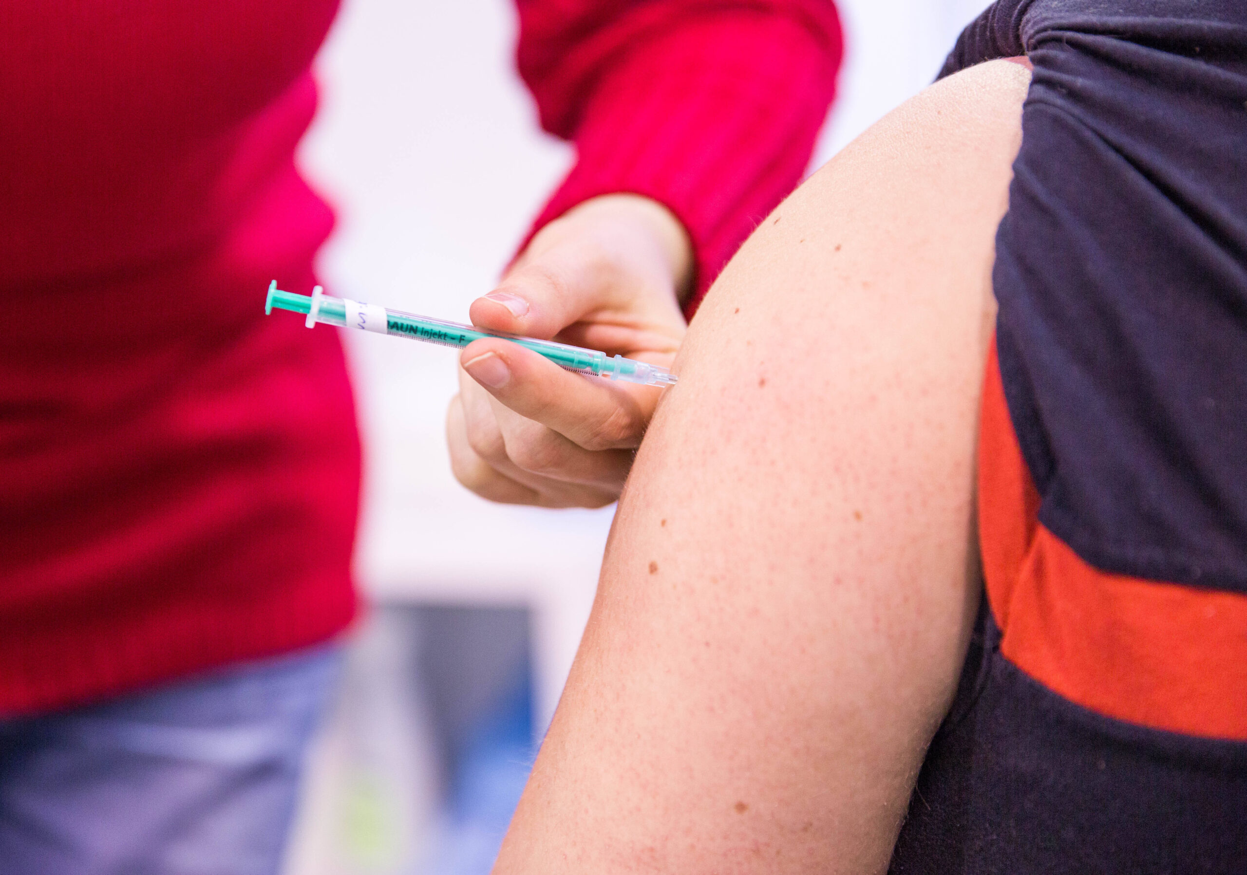 Ein 61-Jähriger soll sich in Sachsen 87 Mal gegen Corona impfen gelassen haben. (Symbolbild)