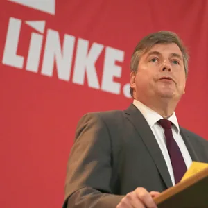 Der parlamentarische Geschäftsführer der Linken, Torsten Koplin, sagt Landtagsabgeordneten Unterstützung für sogenannte Friedenstour im Nordosten zu.