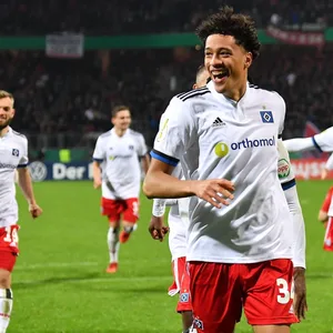 HSV-Profi Jonas David jubelt im DFB-Pokal