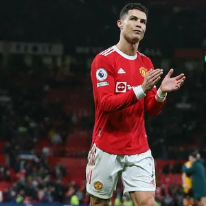 Cristiano Ronaldo applaudiert