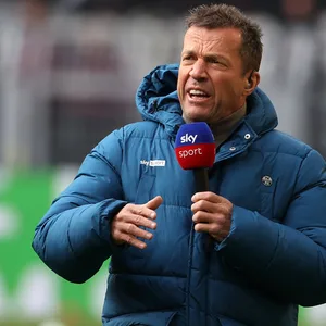 TV-Experte Lothar Matthäus am Mikrofon
