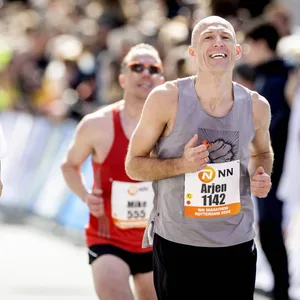 Arjen Robben beim Laufen des Rotterdamer Marathons