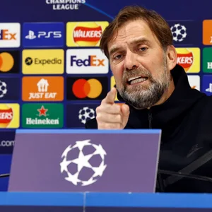 Jürgen Klopp erwartet einen offenen Schlagabtausch im FA Cup Halbfinale am Samstagnachmittag.