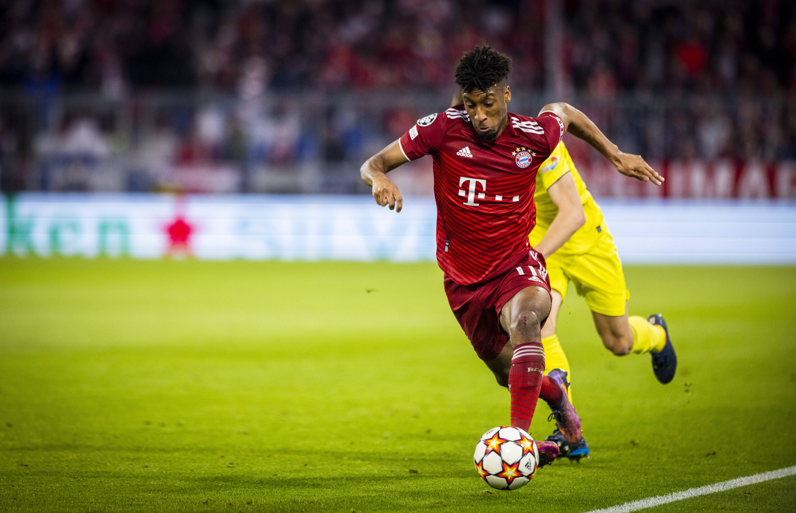 Bayern-Spieler Kingsley Coman im Laufduell