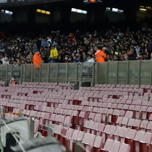 Leere Sitze im Camp Nou