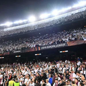 Fans von Eintracht Frankfurt im Camp Nou
