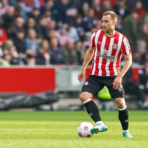 Christian Eriksen verzaubert seit seinem Comeback im Trikot des FC Brentford wieder die Zuschauer - er ist im Sommer ablösefrei.