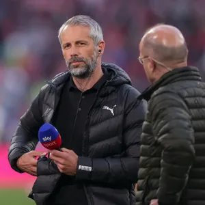 Marco Rose im Gespräch mit Sky-Reporter Patrick Wasserziehr