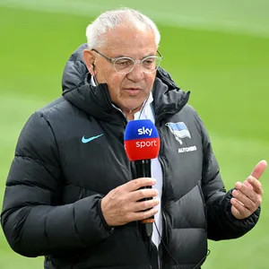 Felix Magath am Mikrofon