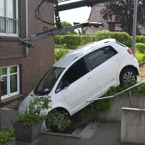 Das Auto musste abgeschleppt werden.