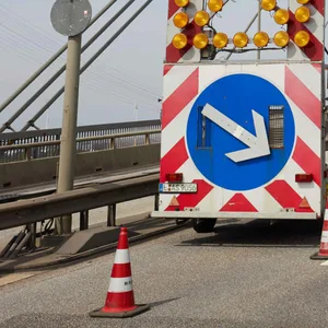 Die Köhlbrandbrücke soll am Wochenende gesperrt werden. (Archivfoto)