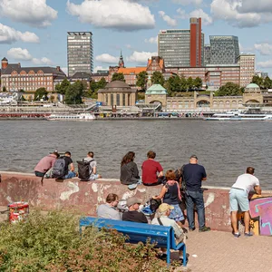 Sommer, Sonne, Hamburg? In den kommenden Tagen dominieren eher Regen und Gewitter im Norden. (Archivbild)