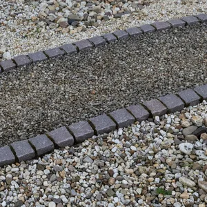 Kies und Schotter statt Blumen und Gras bestimmen die Gestaltung dieses Vorgartens. (Symbolbild)