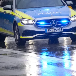 Mehr als zehn Streifenwagen waren bei der Verfolgungsjagd im Einsatz. (Symbolfoto)