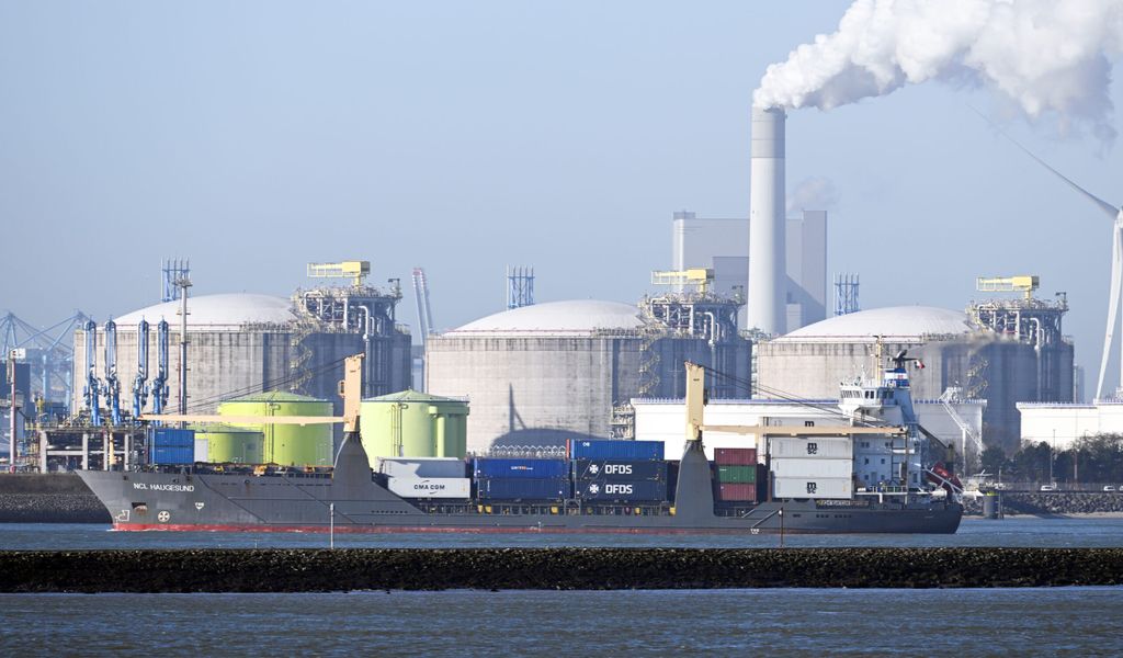 Das LNG-Terminal im Hafen von Rotterdam. Auch Hamburg könnte eine solche Anlage bekommen.