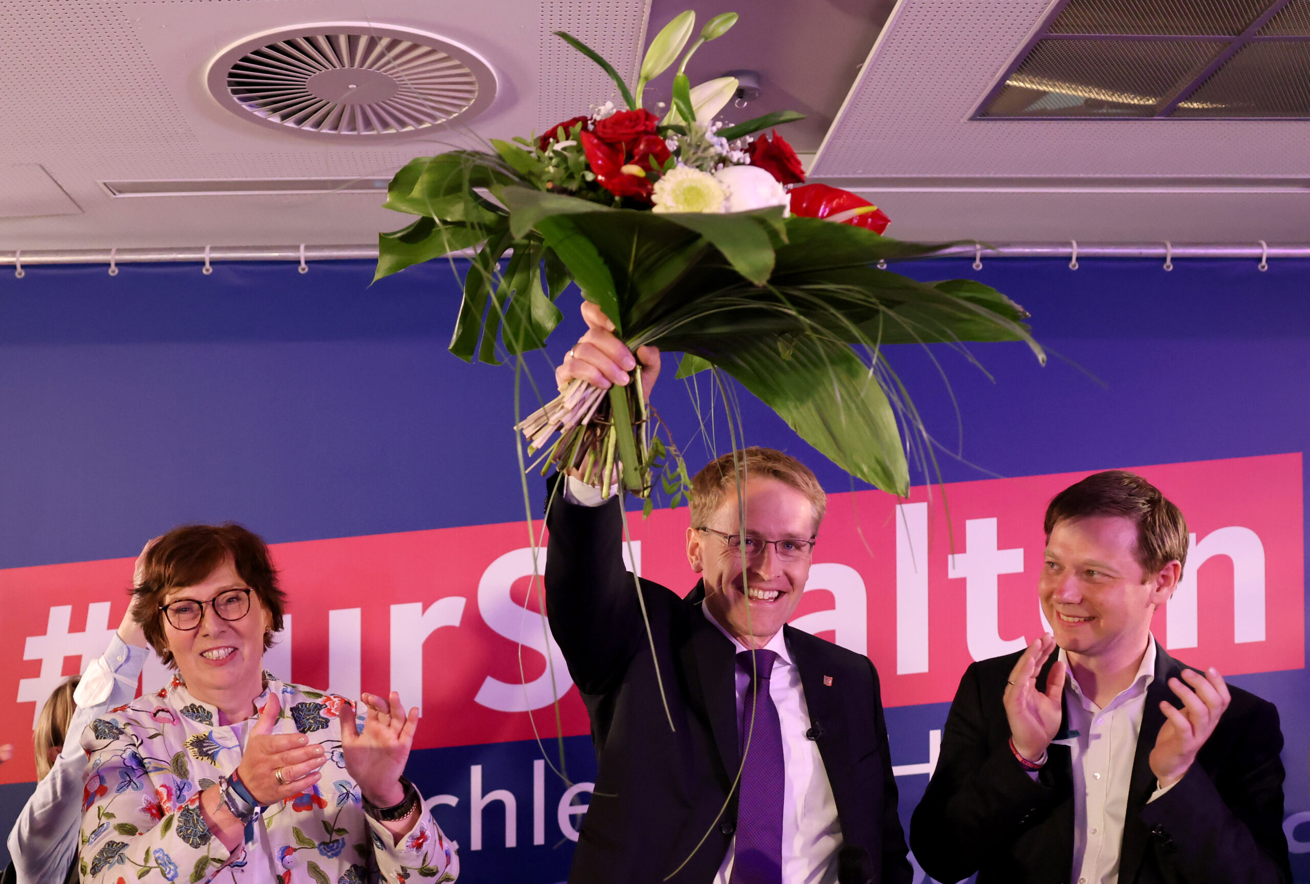 Daniel Günther (CDU), Ministerpräsident von Schleswig-Holstein und Spitzenkandidat seiner Partei, nach Bekanntgaben der ersten Prognosen.