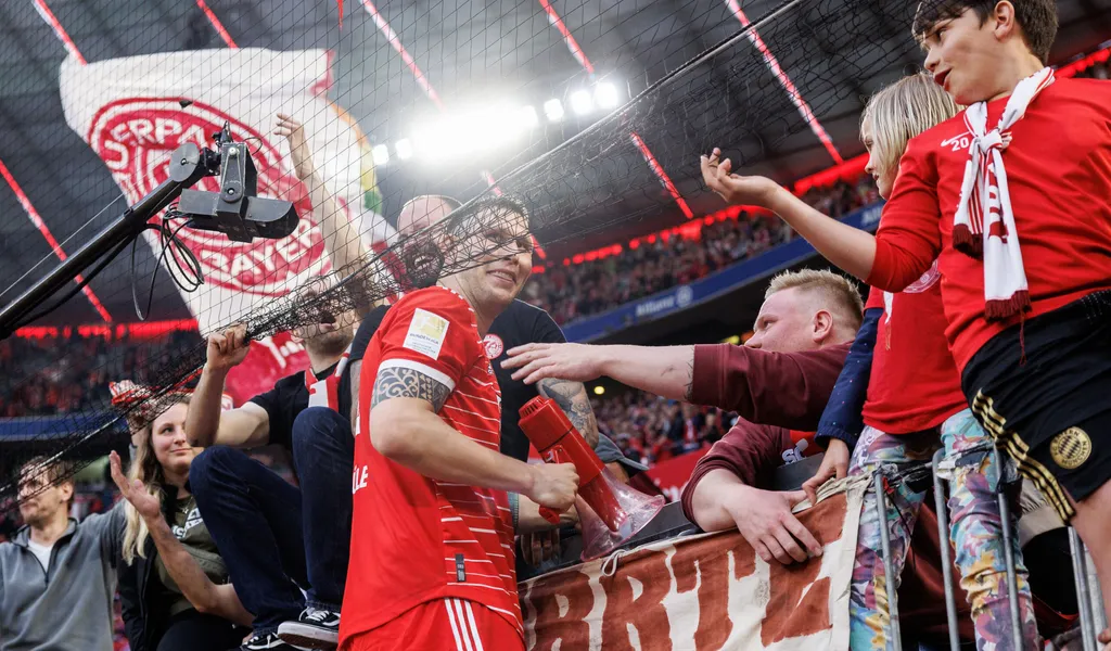 Niklas Süle bei den Bayern-Fans