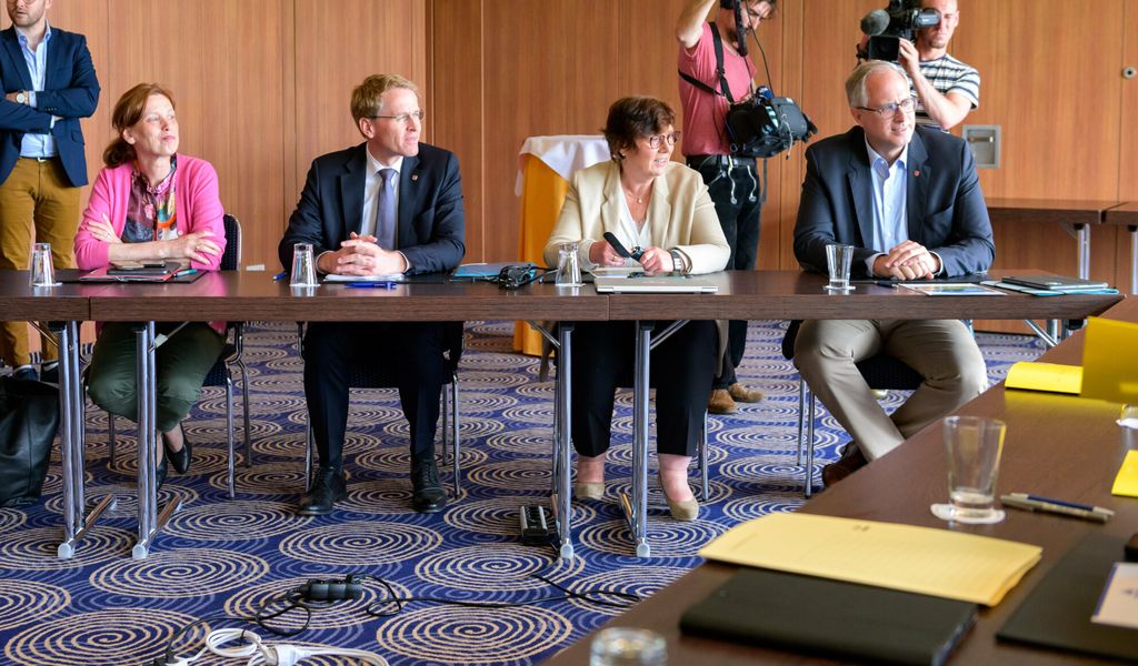 Das Verhandlungsteam der CDU bei den Sondierungsgesprächen mit Grünen und FDP zur Fortsetzung der Jamaika-Koalition: Karin Prien (v.l.), Daniel Günther, Sabine Sütterlin-Waack und Thomas Koch.
