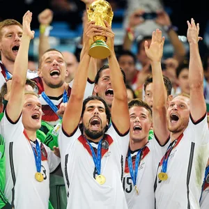 Weltmeister Khedira wird für DAZN das Champions League Finale kommentieren