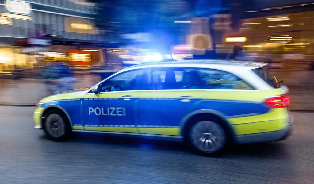 Überfall auf Tankstelle in Altenwerder – Polizeihunschrauber fahndete nach den Tätern