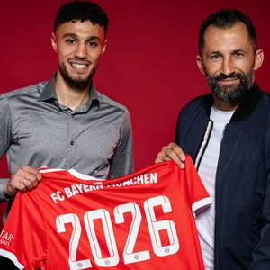 Noussair Mazraoui und Hasan Salihamidzic