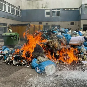 Feuer in Bad Segeberg – brennender Großcontainer hält Retter in Atem