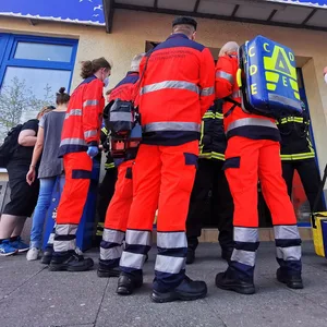 Übelkeit und ErbrechenGroßalarm in Hamburger Hotel