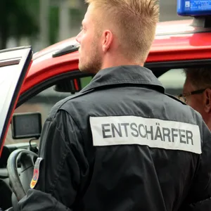Bombe im Hamburger Hafen gefunden – schwierige entschärfungsarbeiten