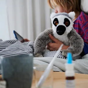 Die Zahl der Eltern, die das Kinderkrankengeld in Anspruch genommen haben, ist enorm gestiegen.