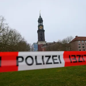 Polizeiabsperrung am Michel in Hamburg