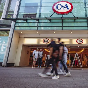 „C&A“ an der Mönckebergstraße 9 kurz vor seiner Schließung.